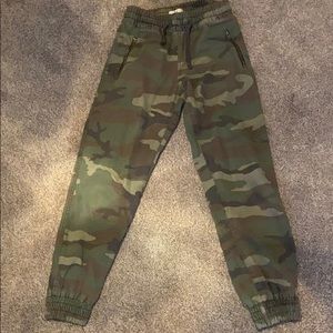 tna/aritzia camouflage joggers